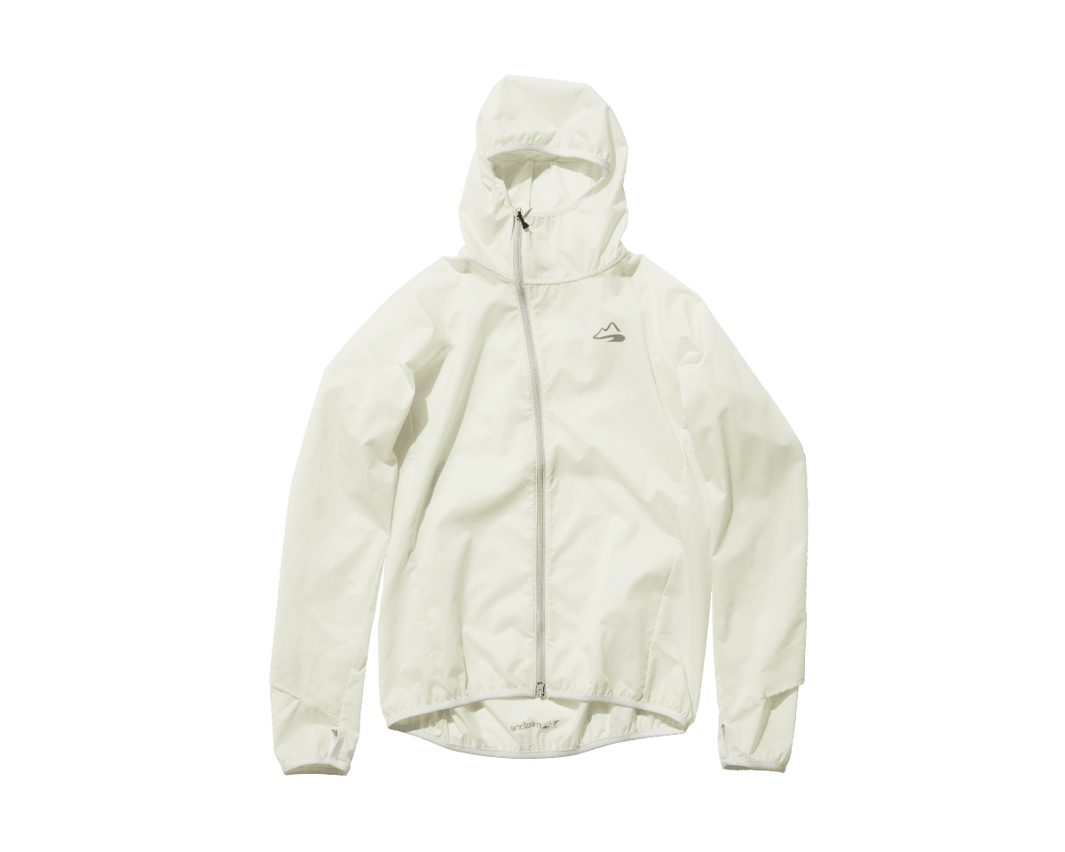 雨でも快適に走りたいあなたへ。〈milestone〉のウィンドシェルパーカー。