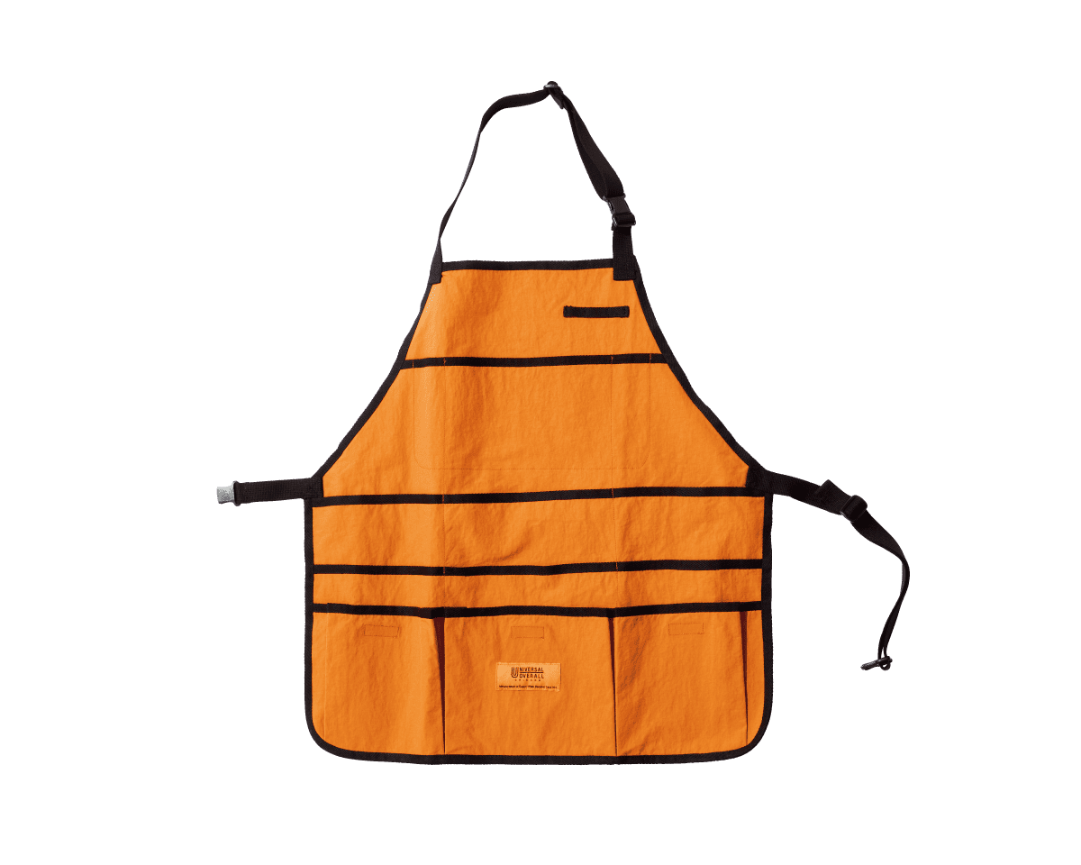DIYからアウトドアまで、万能な相棒。〈UNIVERSAL OVERALL〉のエプロン。