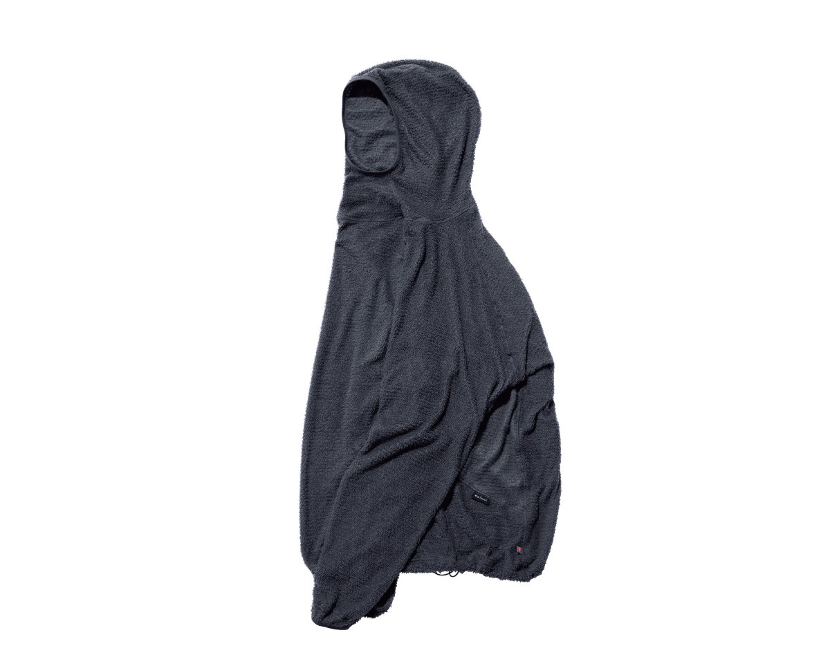 動けば放熱、止まれば保温。〈WILD THINGS〉のフーディ。