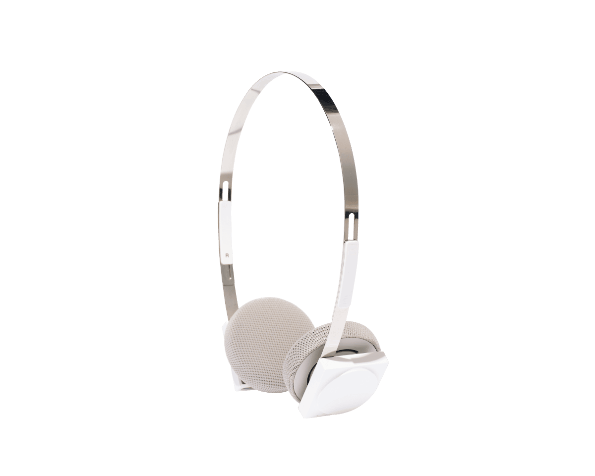 “平成”のムードを感じる〈km5〉のヘッドホン。