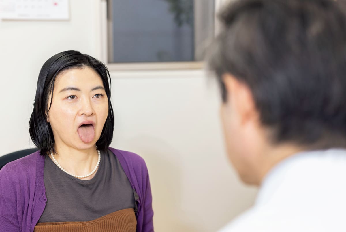 増田美加さんが問診している様子
