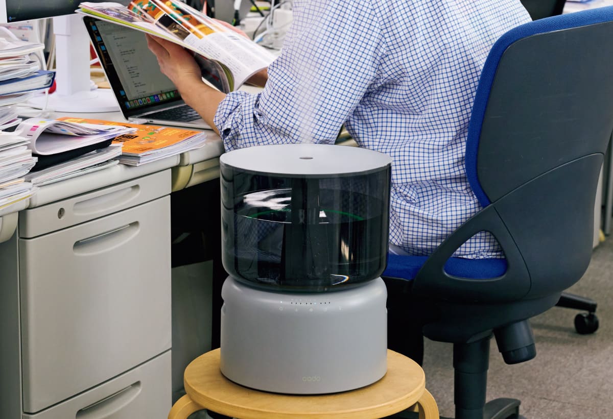 編集部でcadoの加湿器が使われている画像