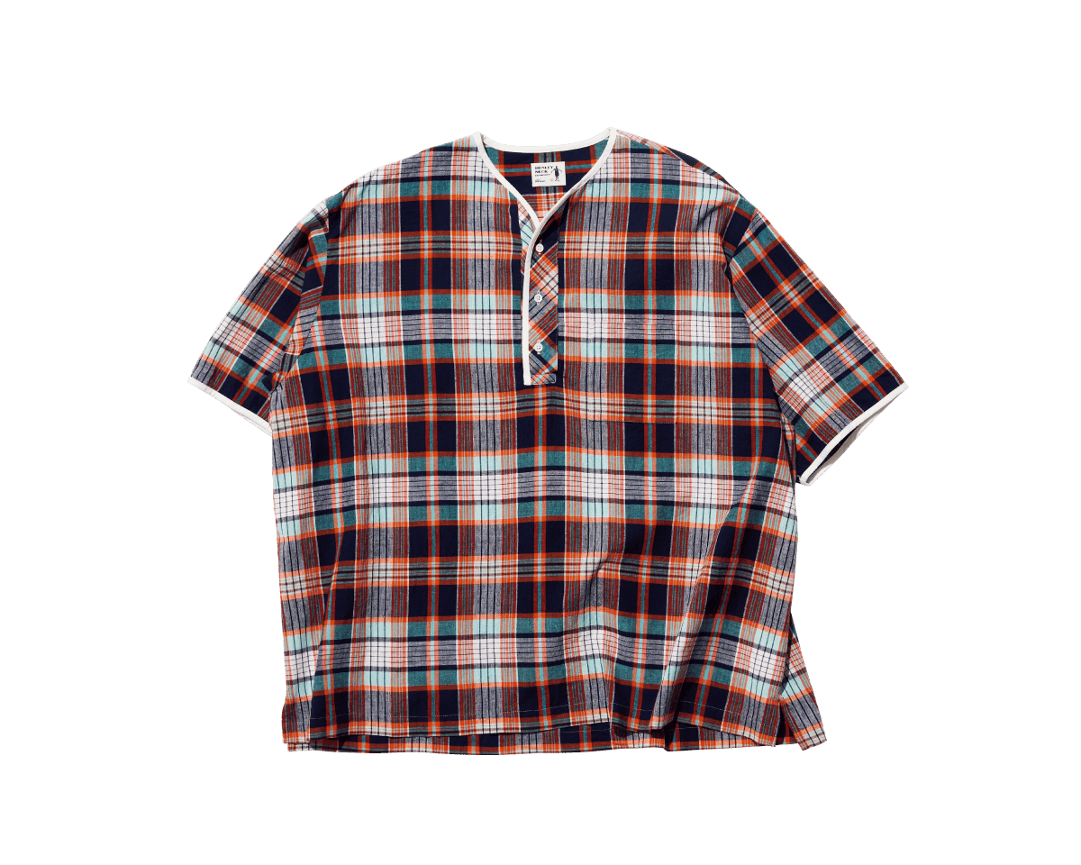 古き良き時代のヘンリーネックが蘇る！〈HENRY NECK DEPARTMENT〉のシャツ。