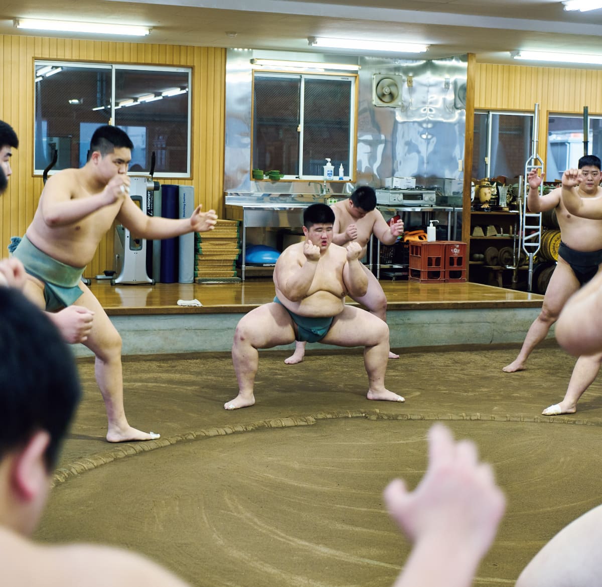 埼玉栄高等学校相撲部の稽古の様子