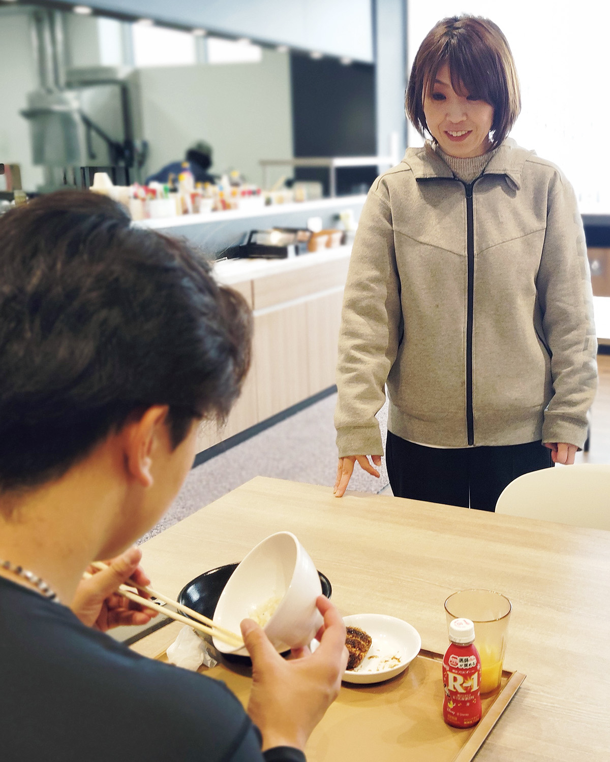 虎風荘〉で、吉谷さんが監修する朝食と夕食メニューが提供されている様子