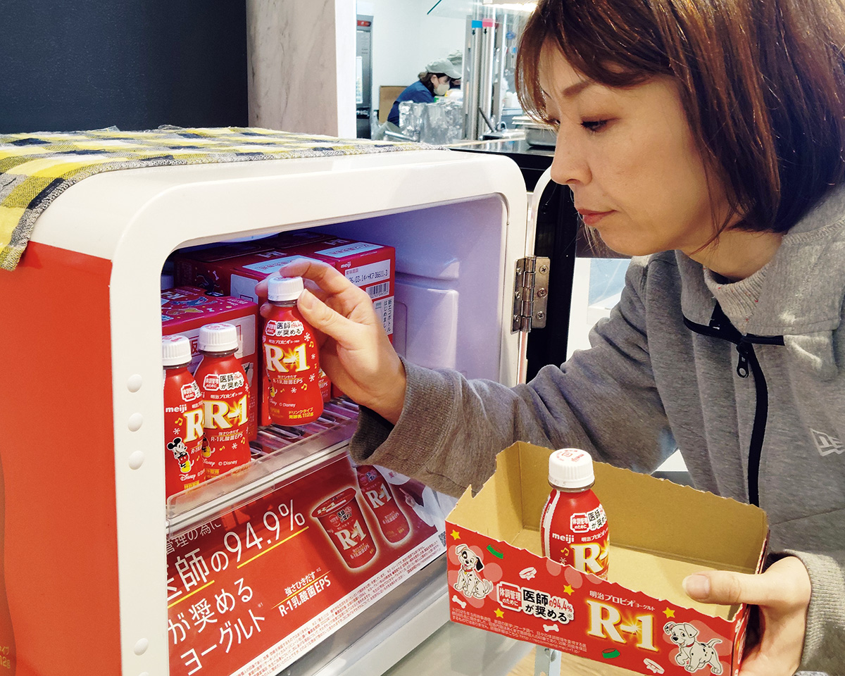 R-1を補充している様子