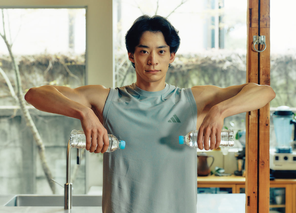 アップライトロウをしている入江郎亮さん