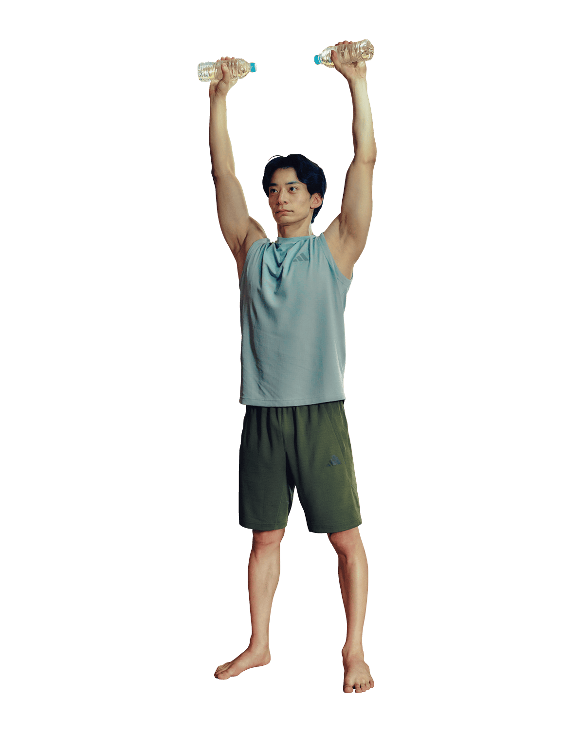 ショルダープレスをしている入江陵介さん