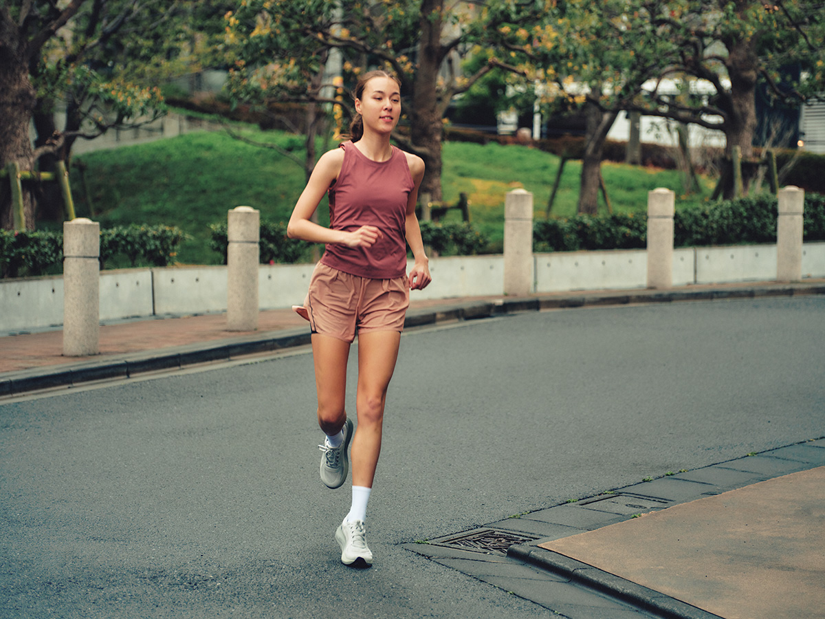フィエルド花さんがランニングしている画像