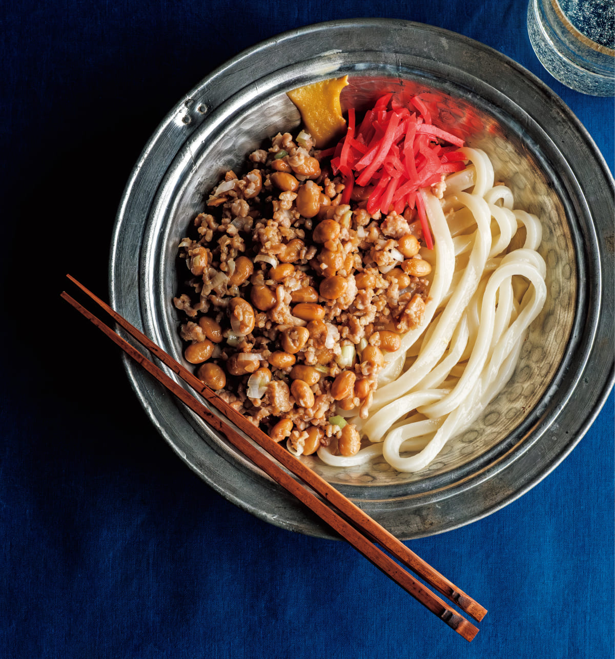 鶏納豆炒めのせ冷やしうどん。