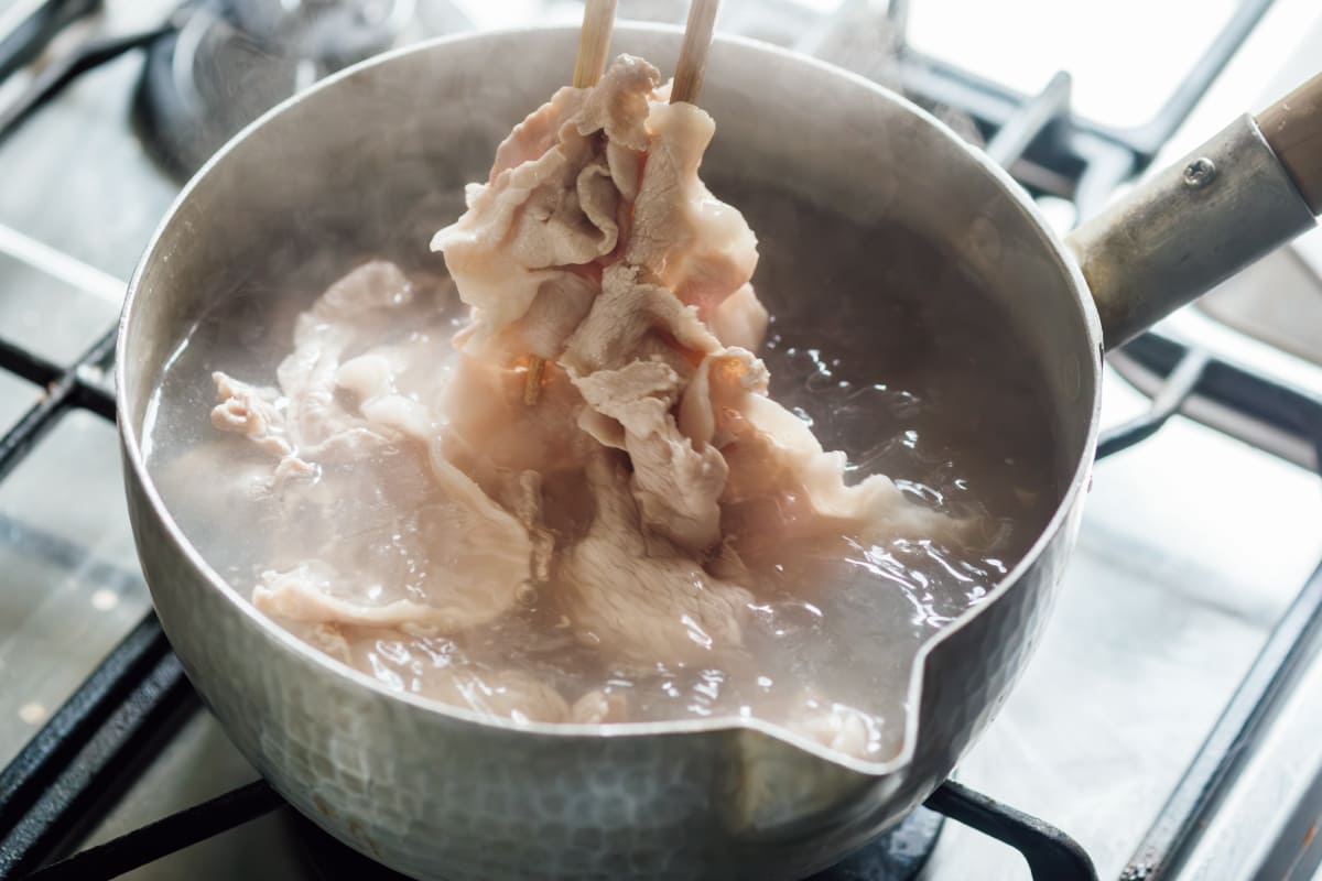 色が変わったら豚肉を取り出す