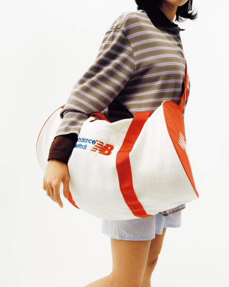 NEW BALANCE〉のダッフルバッグは、ヴィンテージライクな新顔。