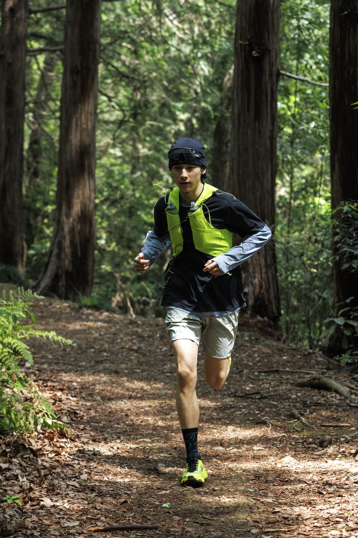 〈ARC'TERYX TRAIL〉の《SYLAN 2》を主役にしたランニングコーディネート。