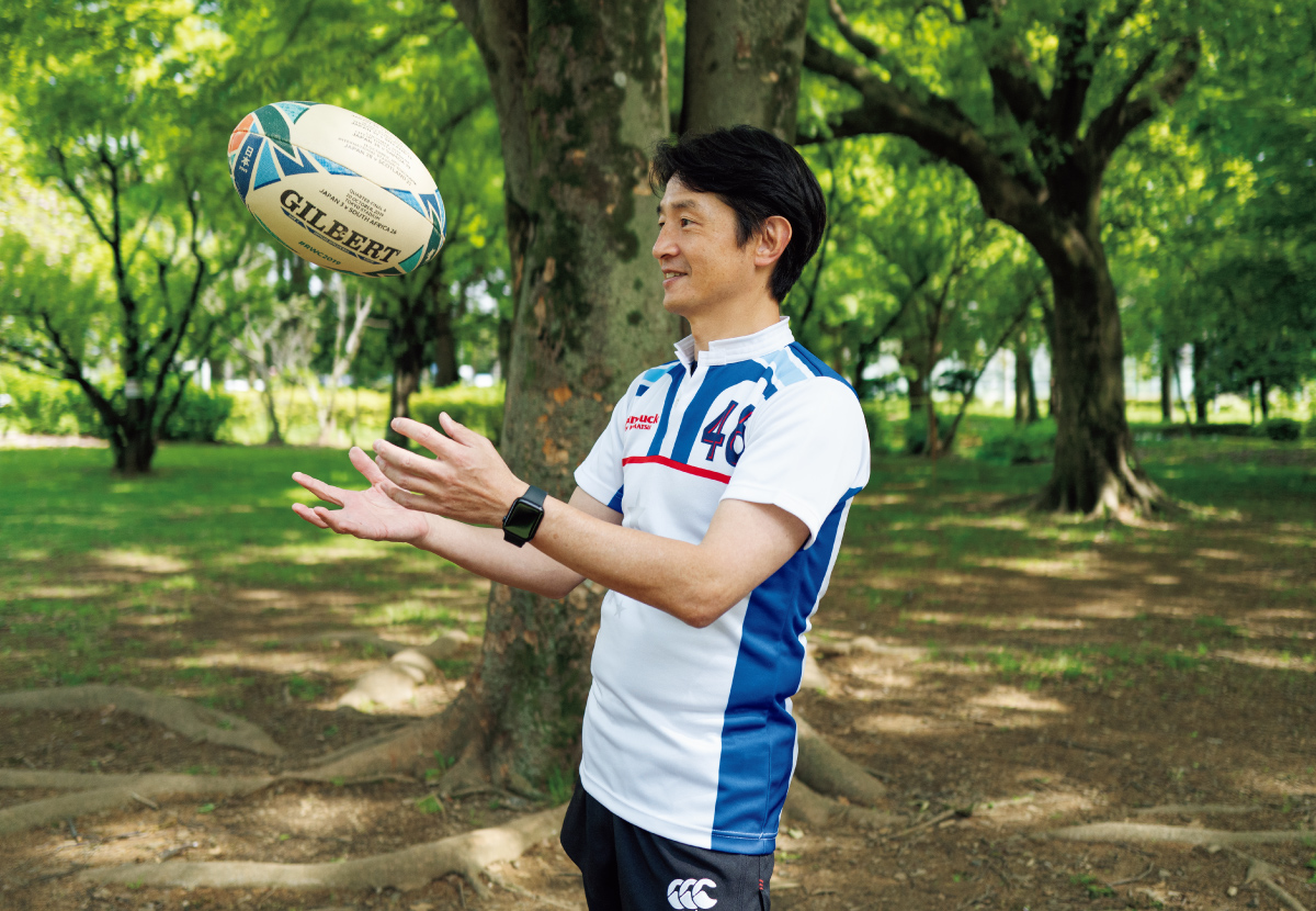 歯科医・福田俊裕さんがラグビーしている様子