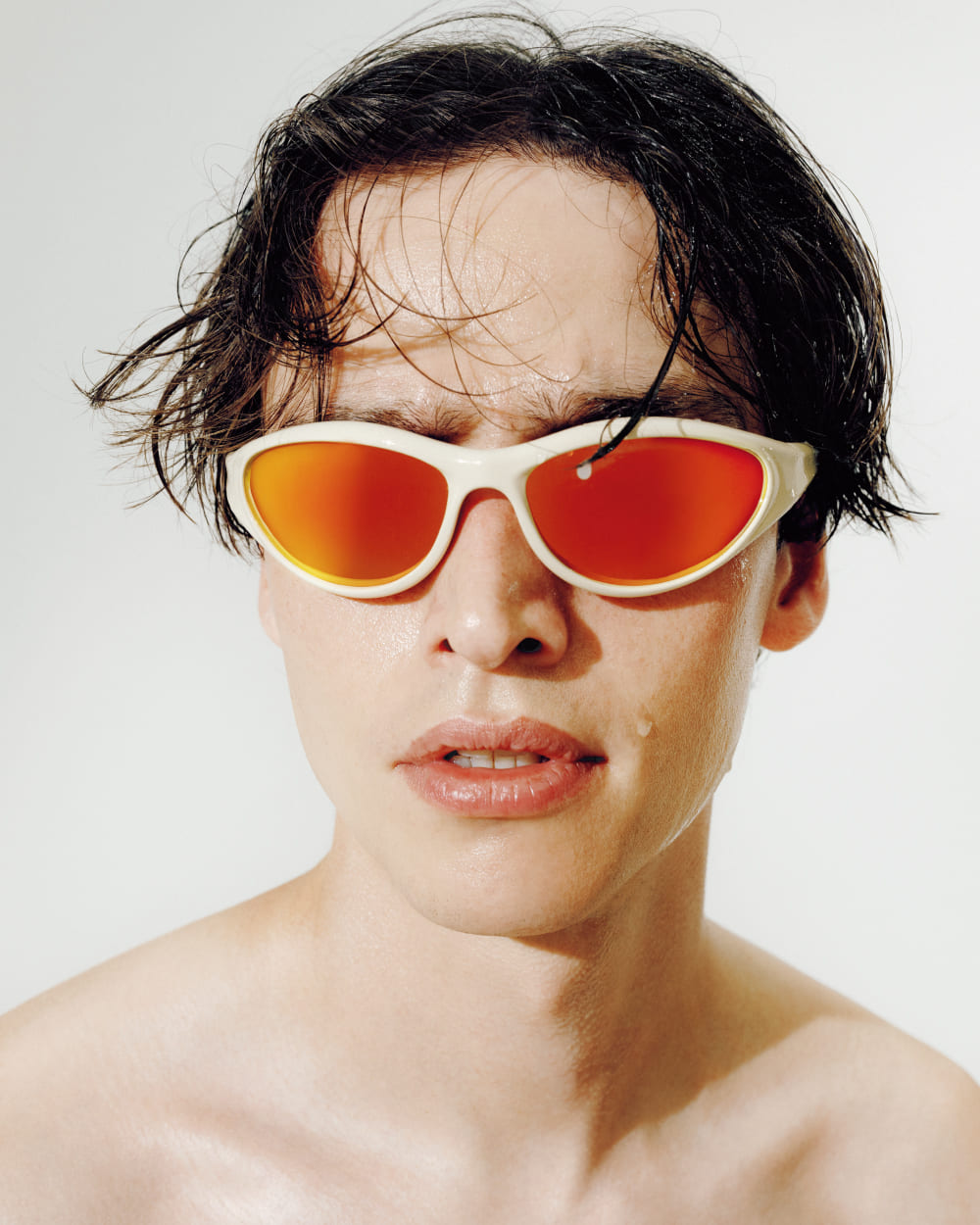 バッグの底でもへこたれない〈GOODLIDS〉のサングラス。