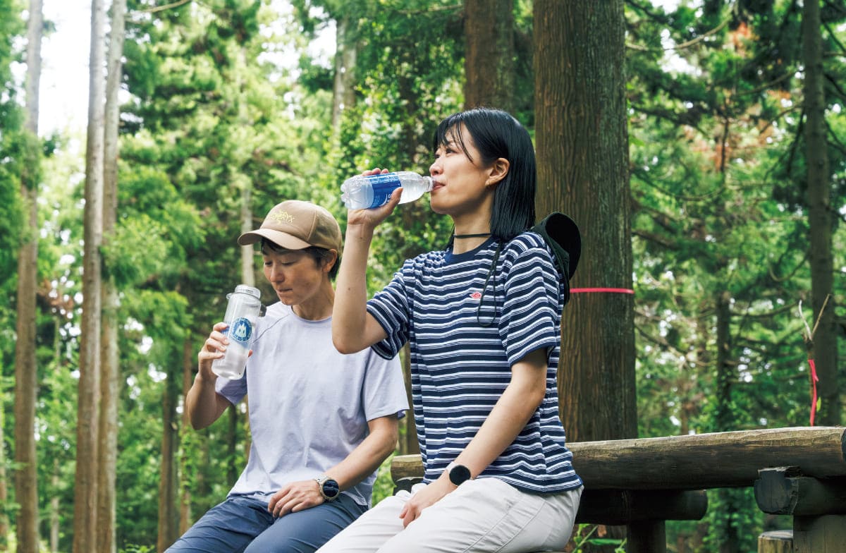 水分補給をする様子