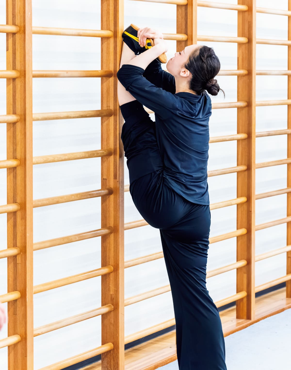 齋藤志保・太極拳・ストレッチをしている様子