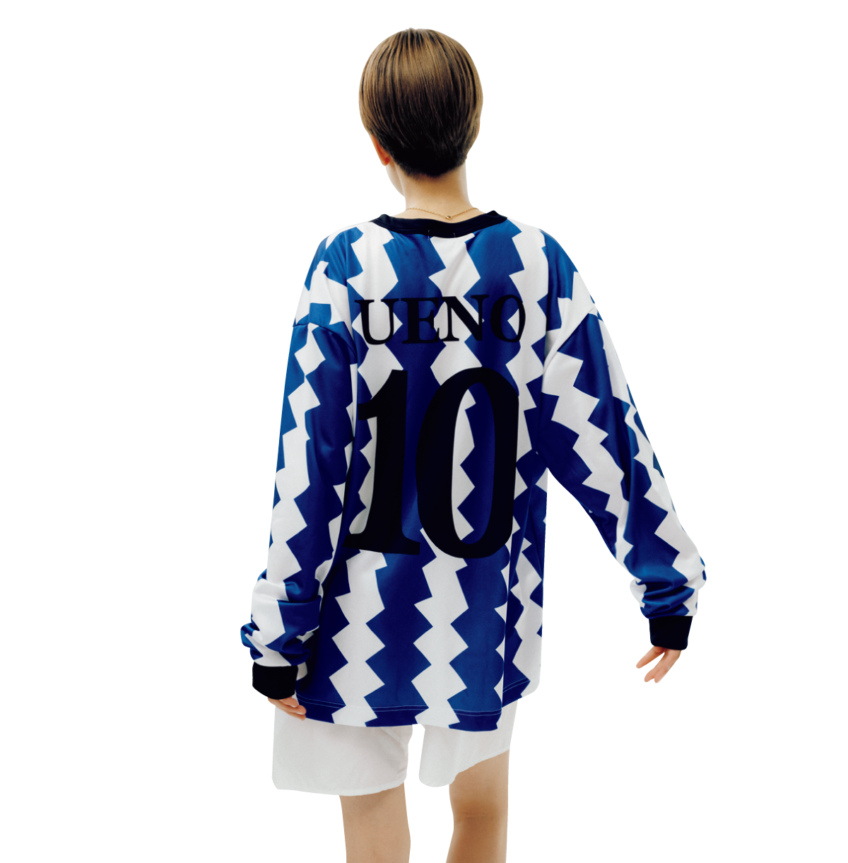 〈SANS LIMITE〉のゲームシャツ後ろ姿