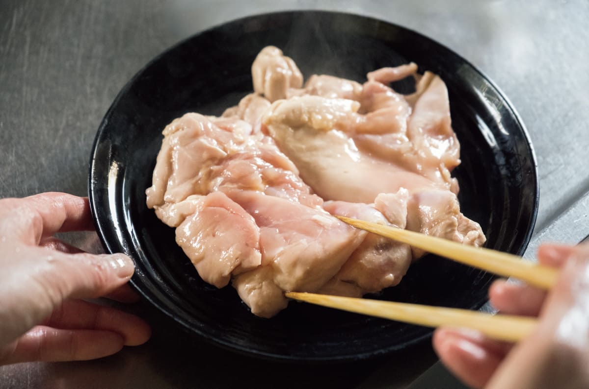 鶏肉をレンジから出した様子