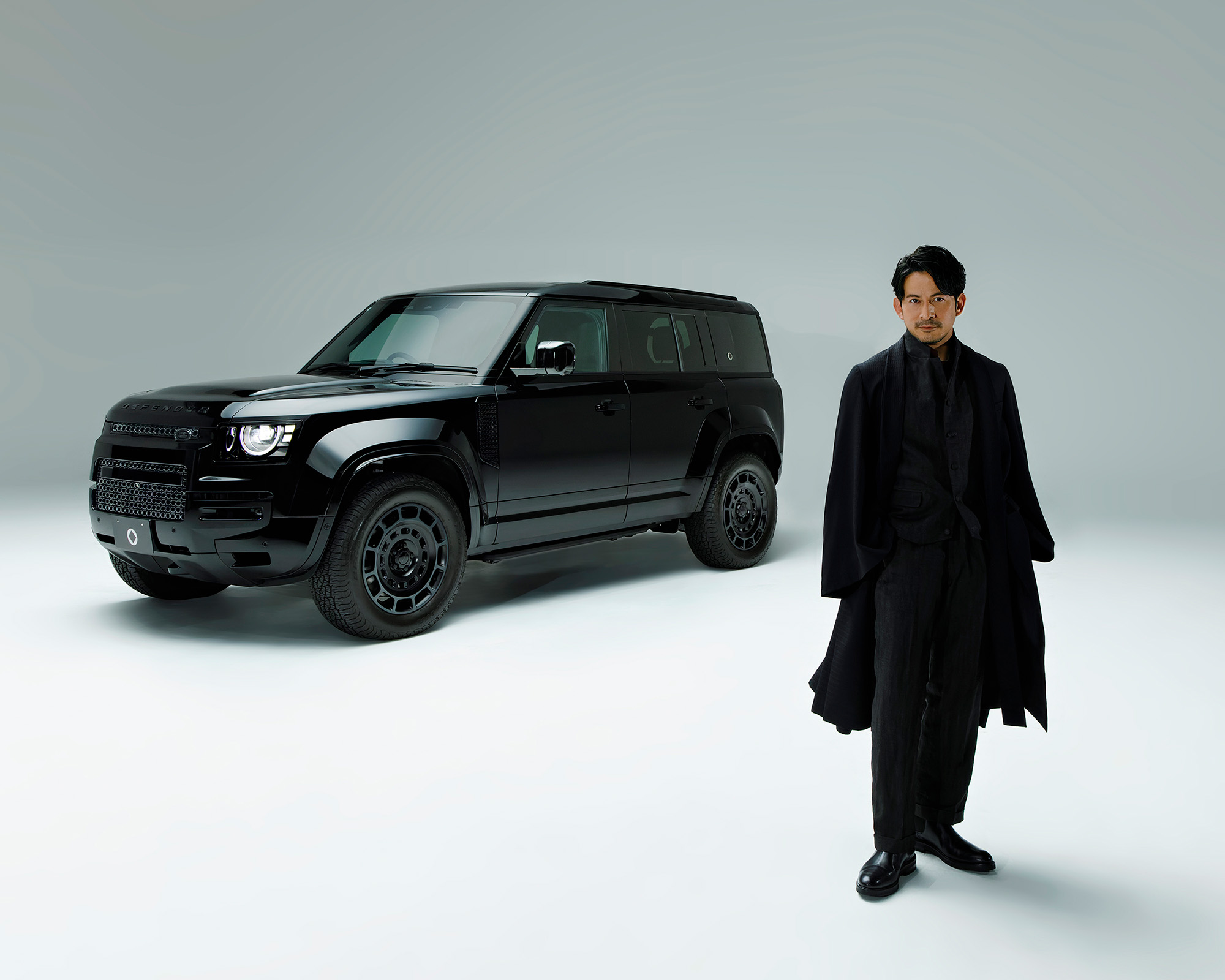 [PR]LANDROVER（ランドローバー）の〈DEFENDER（ディフェンダー）〉のアンバサダーに岡田准一が就任。フィールドを超えて見えてくる新しい景色とは。